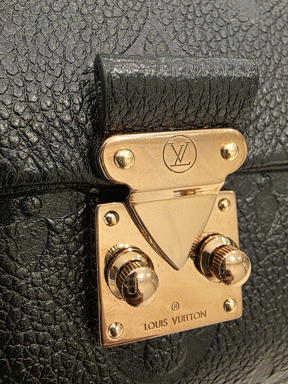 💯 Authentic Louis Vuitton Black Nano Madeleine - Picture 7 of 17